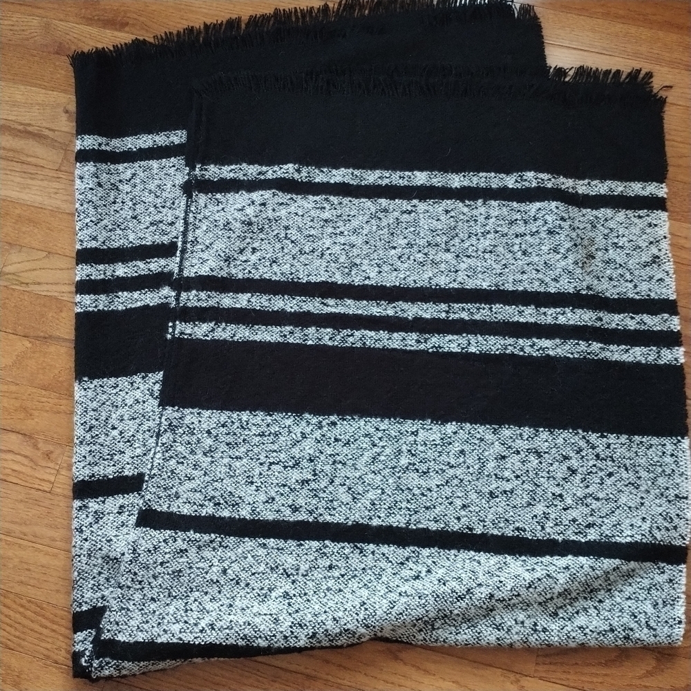 Old Navy Black Grey Cape Wrap One Size - Picture 5 of 10